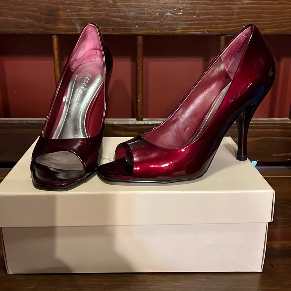 BCBGeneration dress shoes. Worn 3 times size 6